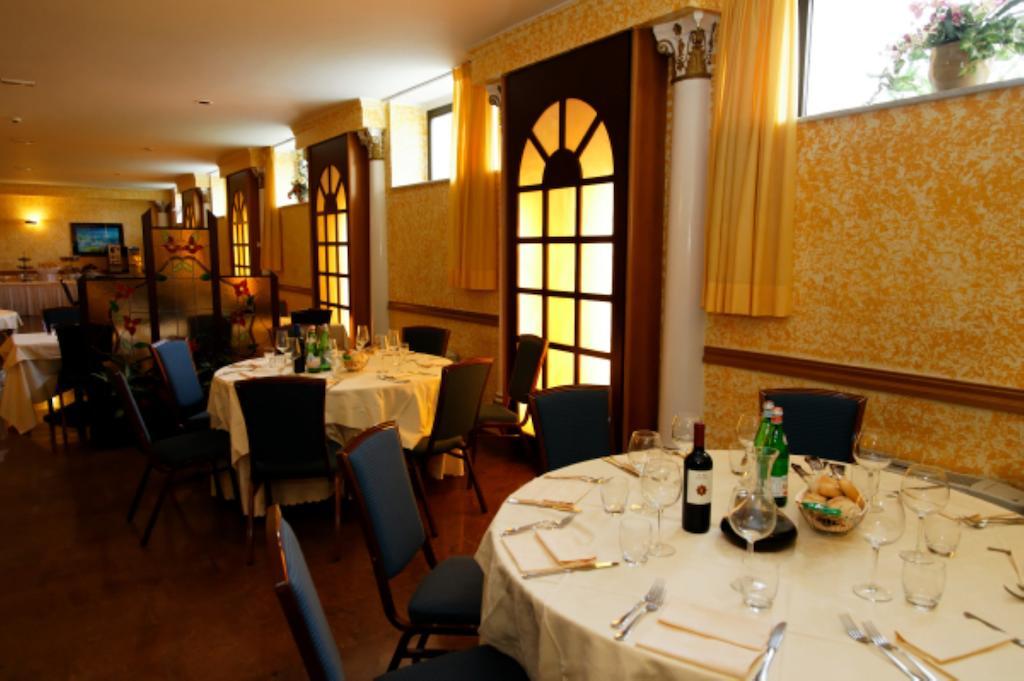 Hotel Le Moran Cusago Zewnętrze zdjęcie